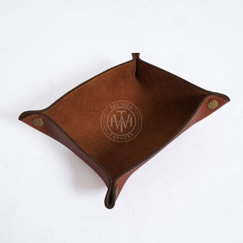leather valet tray, genuine leather catchall, handmade leather tray, leather EDC organizer, desk organizer tray leather, leather coin and key tray, nightstand organizer tray, personalized leather tray, rustic leather key tray, entryway catchall tray, handmade leather valet tray for men, leather catchall tray for office desk, luxury leather tray for gifting, pocket dump tray for everyday carry, compact leather storage tray for keys and coins, full grain leather tray, travel-friendly leather valet, snap butto