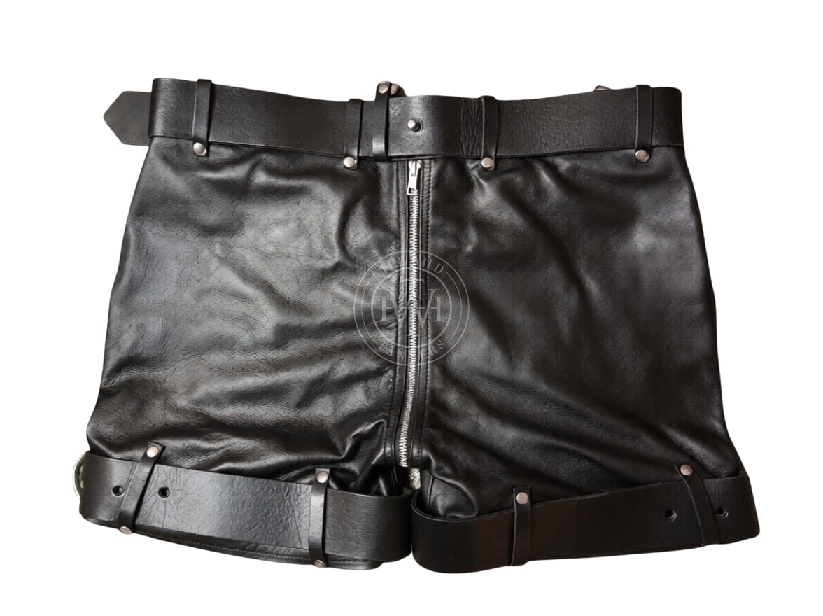 Locking Rear Zip Shorts, view 4