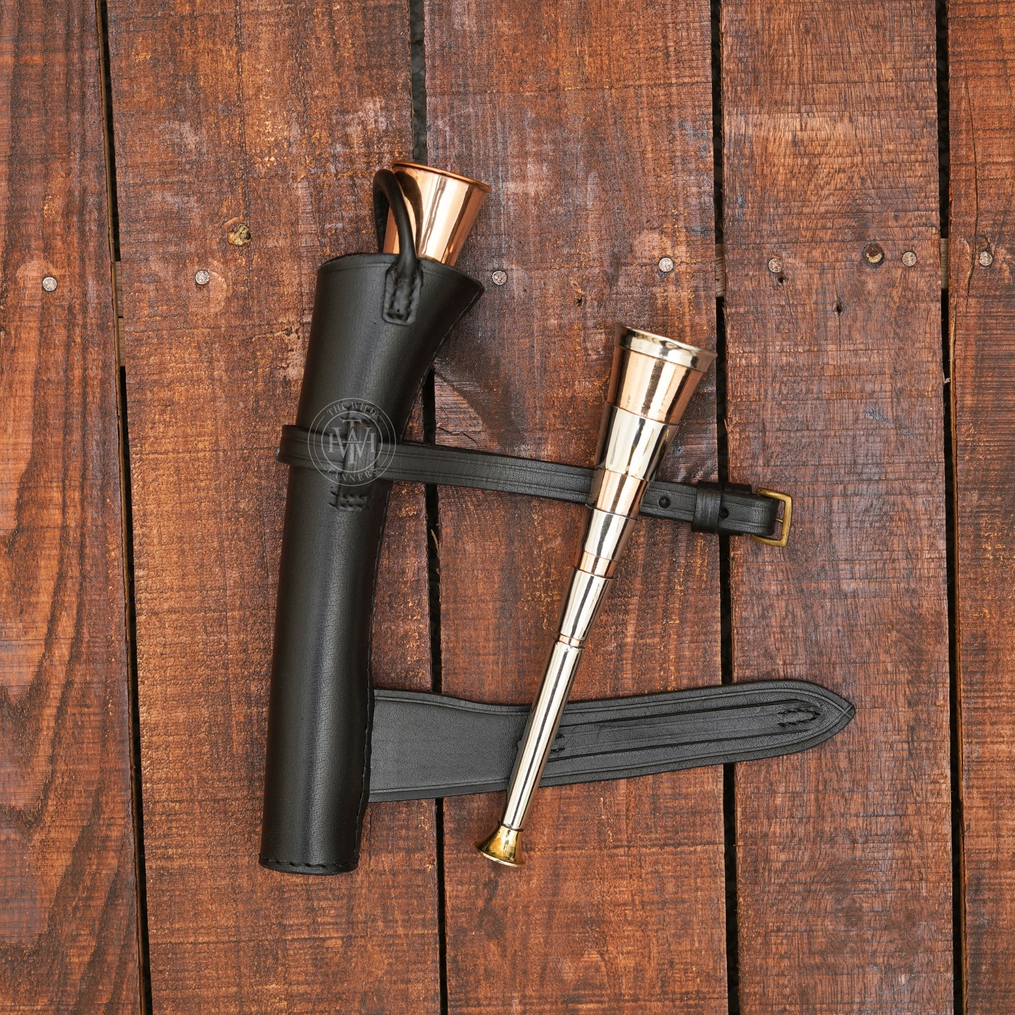 Fox Hunting Horn with Leather Case, Hunting Horn with Leather Case,  Hunting Horn with Case, 1 band horn, 3 band horn, 4 band horn, fox hunting horn for sale, Fox Hunting Copper Horn
